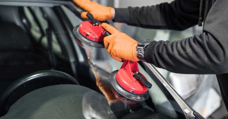 Windshield Repair vs Replacement: Which One Should You Choose?